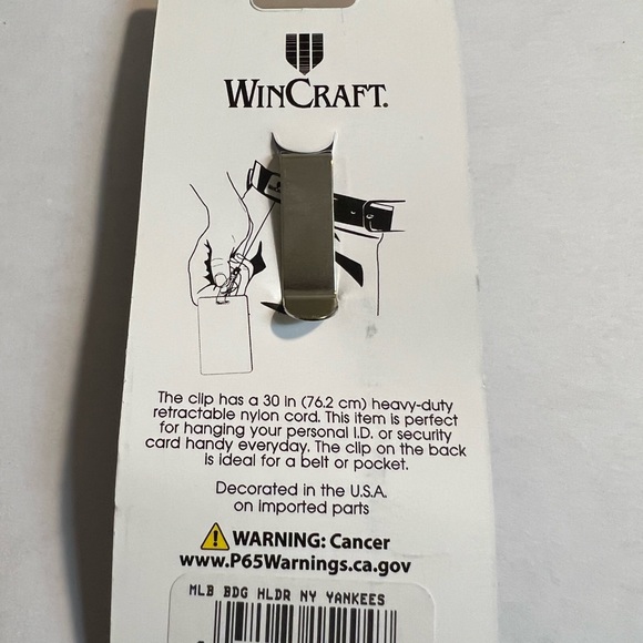 ONE BRAND NEW MLB NEW YORK YANKEES BADGE HOLDER CTM5 - Picture 3 of 4